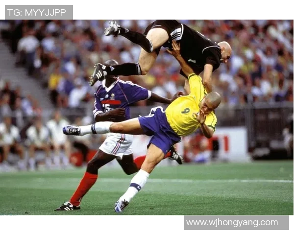 足球巨星子嗣小时候的成长轨迹与父亲的光辉足迹对比分析 足球巨星子嗣小时候的成长轨迹与父亲的光辉足迹对比分析